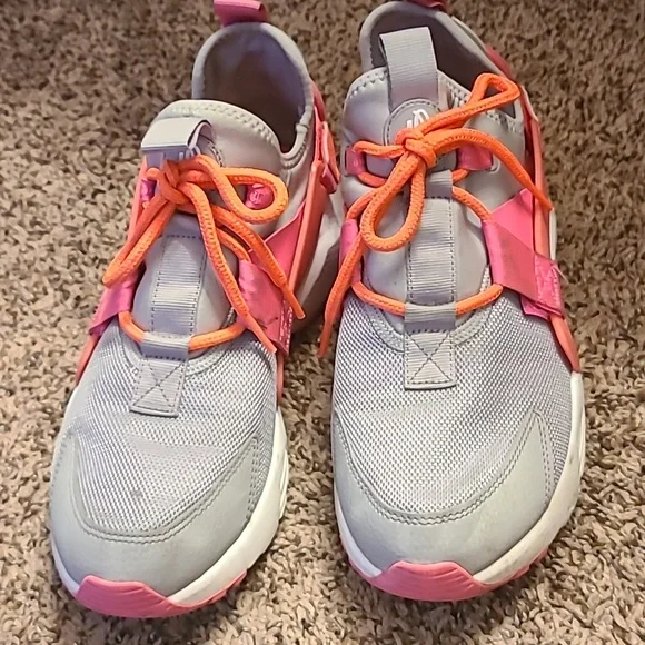 Womens Nike Air Huarache City Low Shoes - Picture 2 of 7